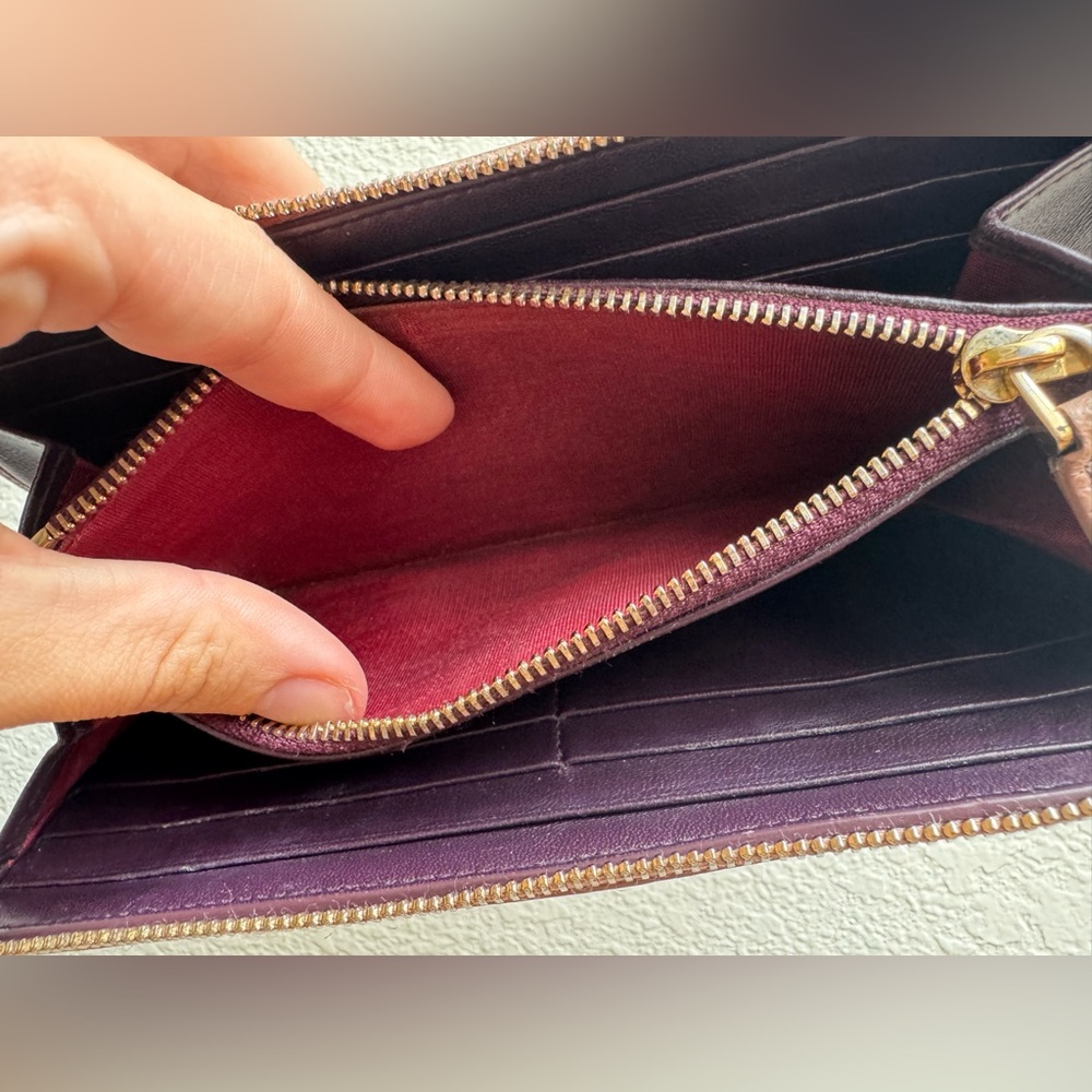 BVLGARI ZIPPER WALLET - Picture 8 of 8